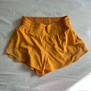 Lululemon Hotty Hot High-Rise Lined Short 2.5"
Orange size 4